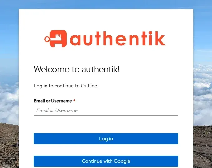 صفحة دخول authentik بعبارة Log in to continue to Outline