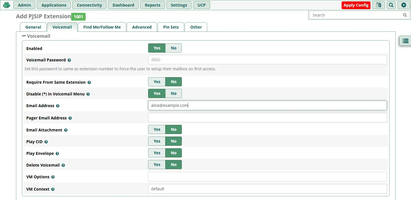 التبويب Voicemail في نموذج التحويلة 1001، وفيه Enabled على Yes وVoicemail Password مخفية وEmail Address alice@example.com وخيارات المرفق والقراءة والحذف