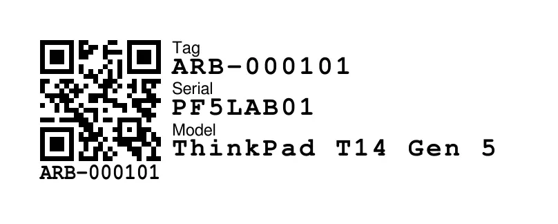 ملصق أبيض عرضه 24 ملم فيه رمز QR في اليسار وتحته ARB-000101، وبجانبه ثلاثة حقول: Tag بقيمة ARB-000101، وSerial بقيمة PF5LAB01، وModel بقيمة ThinkPad T14 Gen 5
