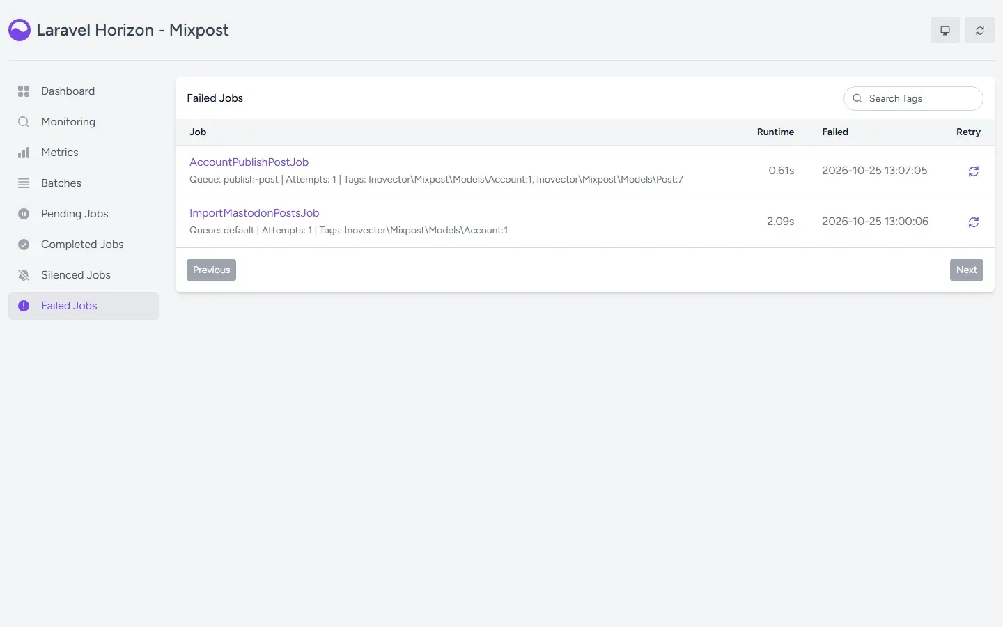 صفحة Failed Jobs في Laravel Horizon داخل Mixpost وفيها AccountPublishPostJob في الطابور publish-post مع وسم Post:7 وفشلت في 2026-10-25 13:07:05، وImportMastodonPostsJob في الطابور default، مع زر Retry لكل منهما