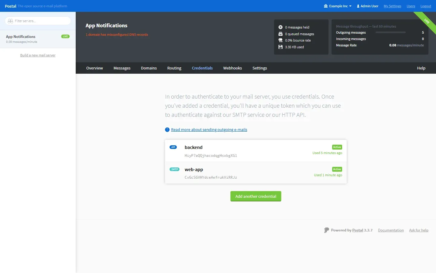 قائمة بيانات الدخول في Postal وفيها مفتاح API باسم backend ومفتاح SMTP باسم web-app