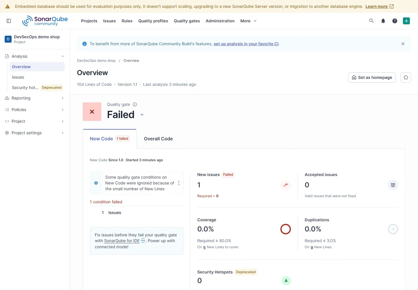 لوحة مشروع DevSecOps demo shop في SonarQube Community Build بالإصدار 1.1، وبوابة الجودة Failed، وفي تبويب New Code منذ 1.0 شرط واحد فشل هو New issues بقيمة 1 والمطلوب 0، وملاحظة أن بعض الشروط تم تجاهلها لقلة الأسطر الجديدة، والتغطية 0.0% على 5 أسطر، والتكرار 0.0%، وSecurity Hotspots عليها كلمة Deprecated