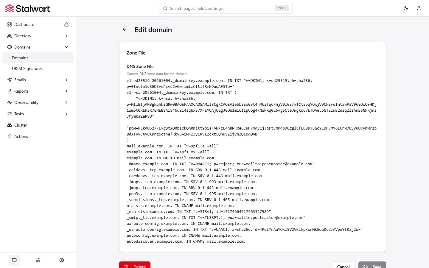 ملف منطقة DNS الذي يولده Stalwart للنطاق example.com وفيه مفتاحا DKIM وSPF وMX وDMARC وسجلات SRV وMTA-STS وTLS-RPT