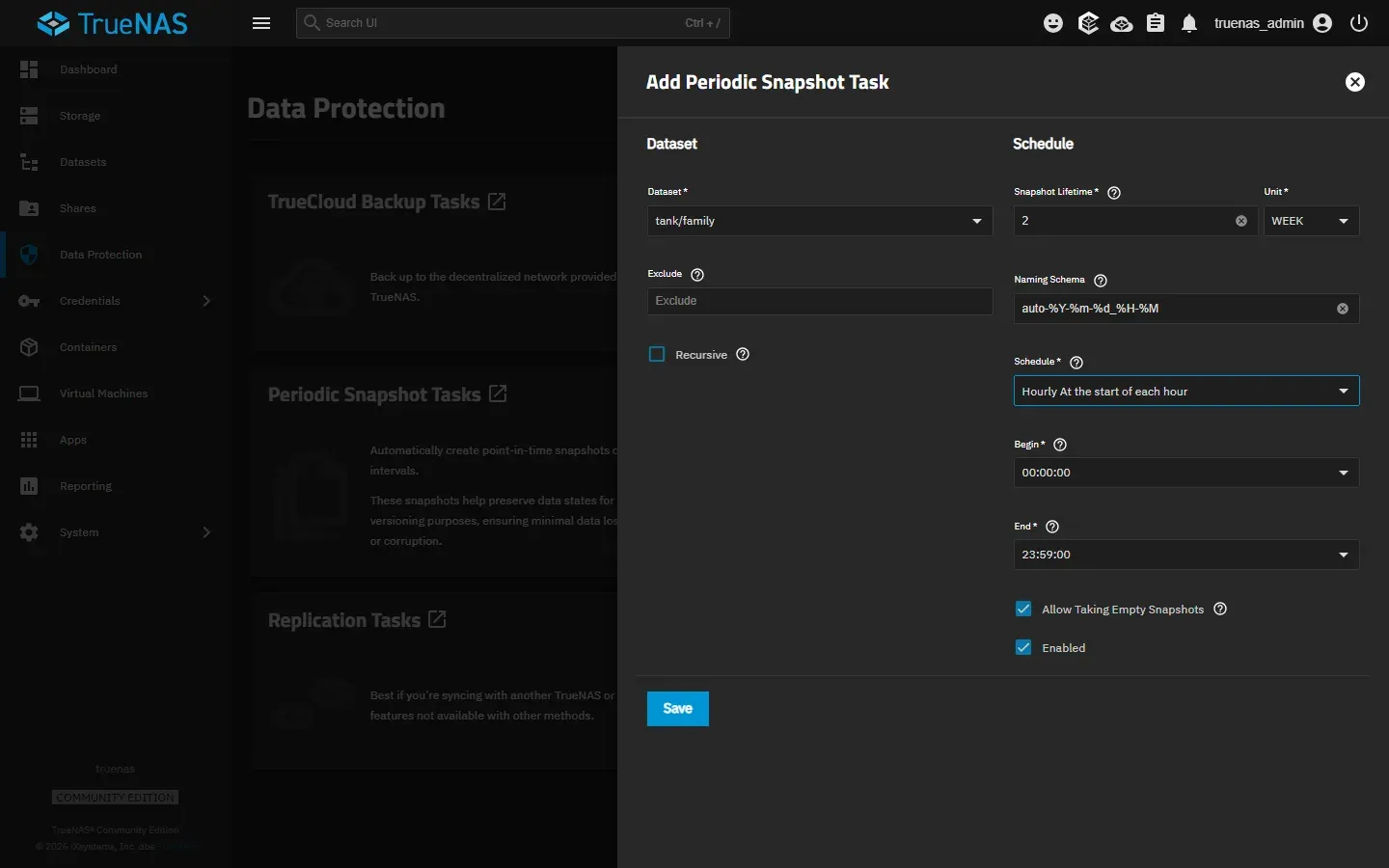 نافذة Add Periodic Snapshot Task: Dataset بقيمة tank/family، وExclude فارغ، وRecursive غير مفعل، وSnapshot Lifetime بقيمة 2 ووحدة WEEK، وNaming Schema بقيمة auto-%Y-%m-%d_%H-%M، وSchedule بقيمة Hourly At the start of each hour من 00:00:00 إلى 23:59:00، وAllow Taking Empty Snapshots وEnabled مفعلان